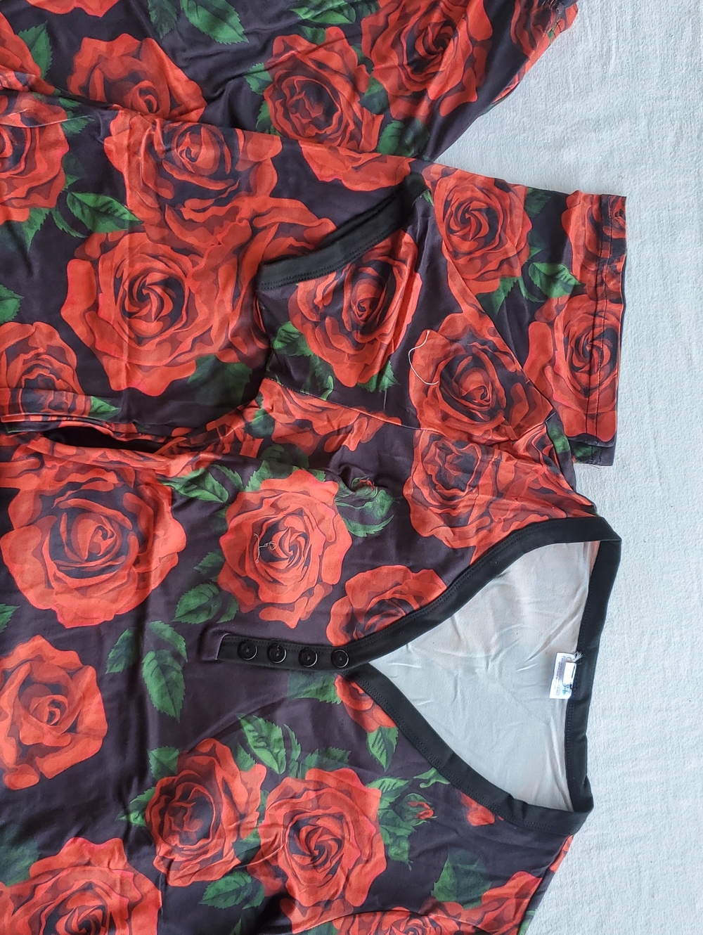 Women's Rose-Print Pajama Top - Red & Black